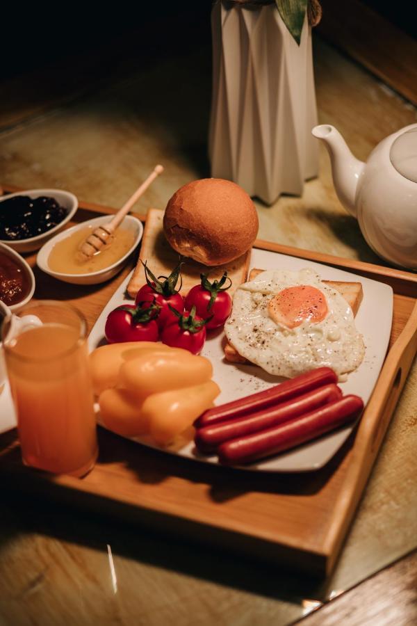 Nuryan Hotel 耶烈万 外观 照片