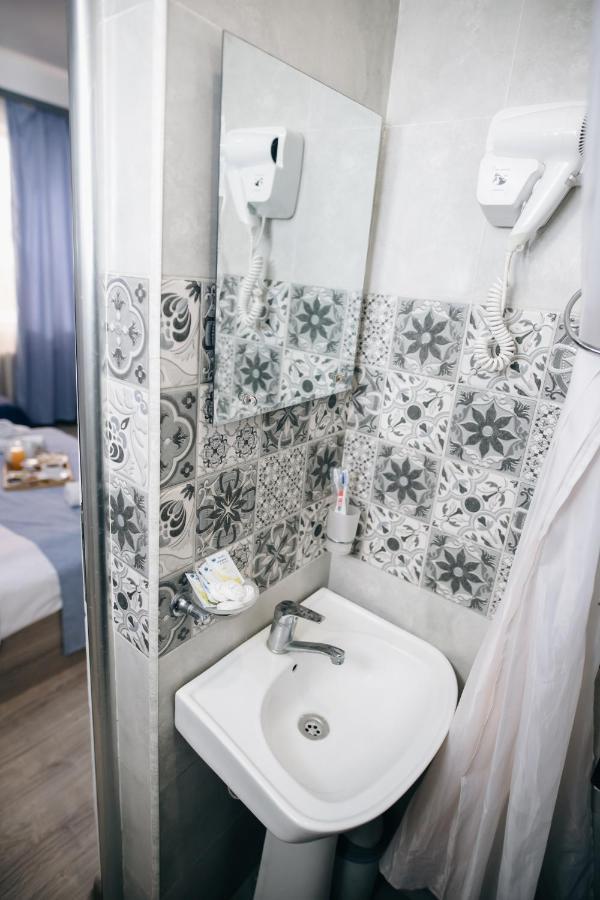 Nuryan Hotel 耶烈万 外观 照片