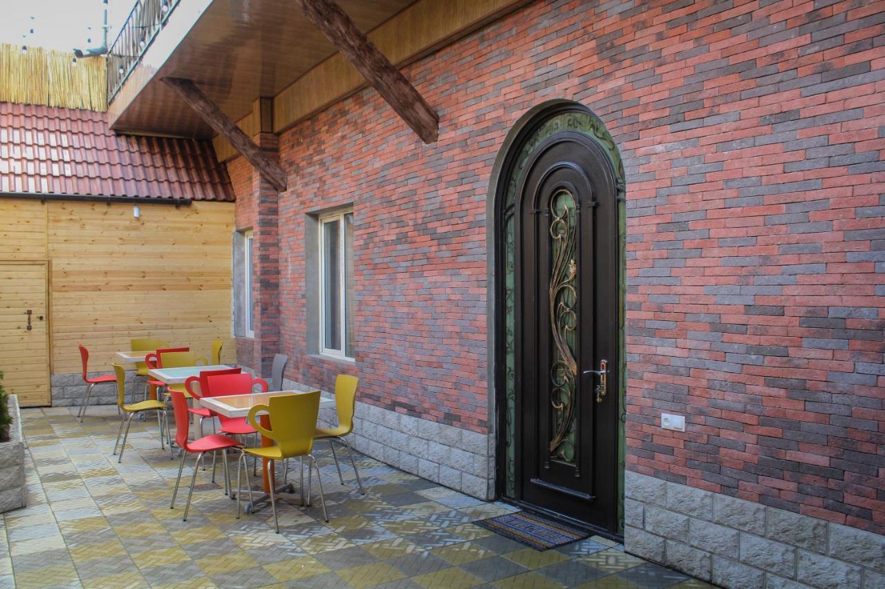 Nuryan Hotel 耶烈万 外观 照片