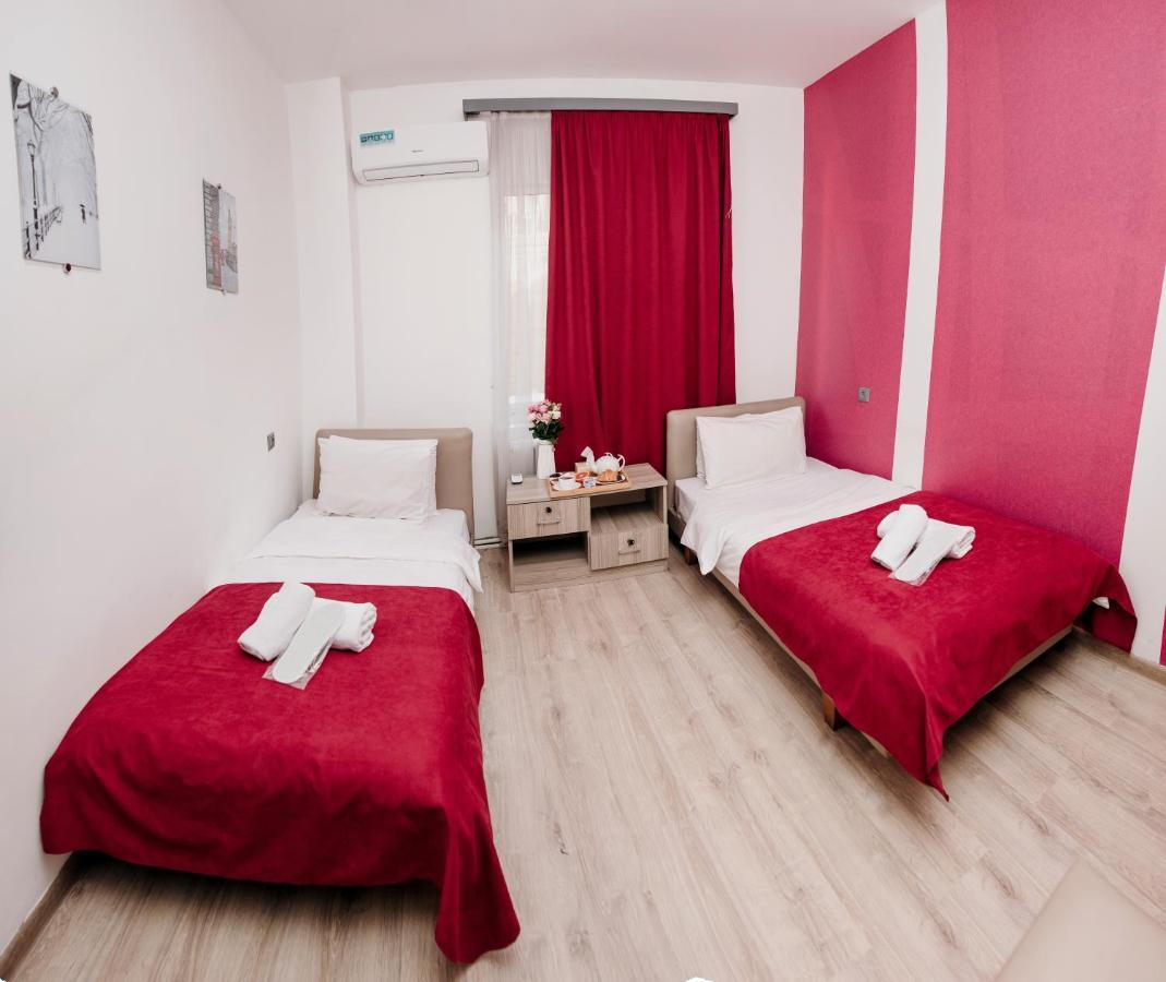 Nuryan Hotel 耶烈万 外观 照片