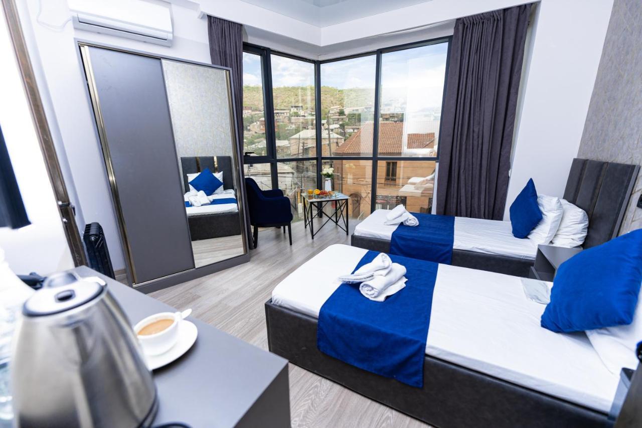Nuryan Hotel 耶烈万 外观 照片
