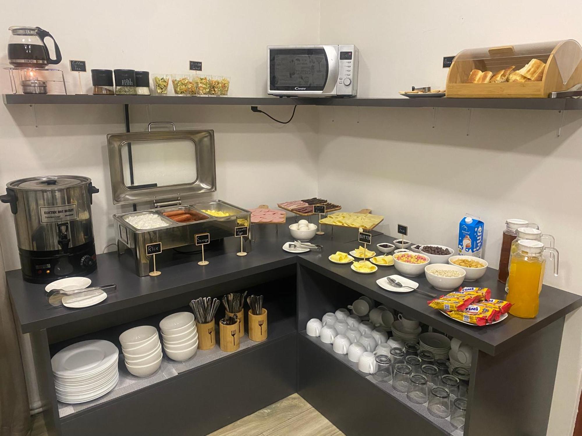 Nuryan Hotel 耶烈万 外观 照片