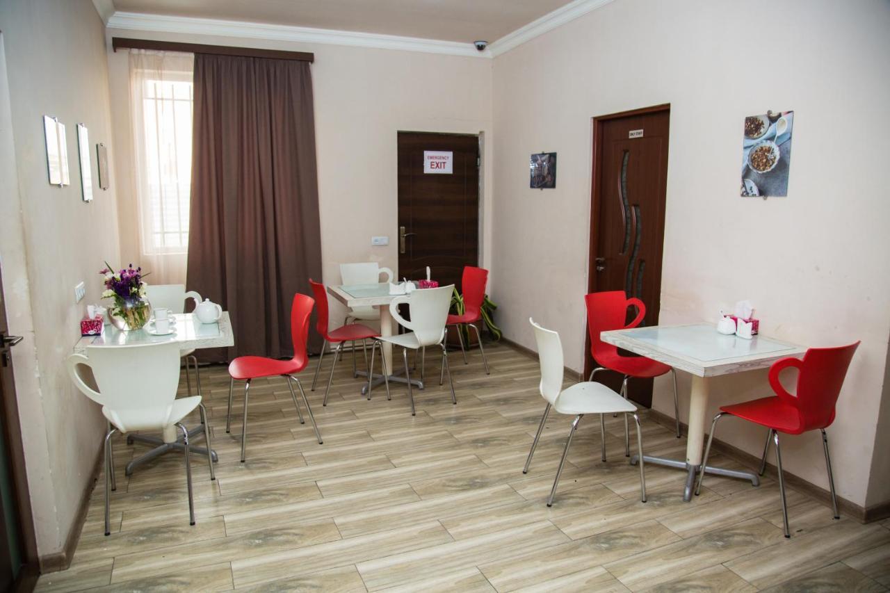 Nuryan Hotel 耶烈万 外观 照片